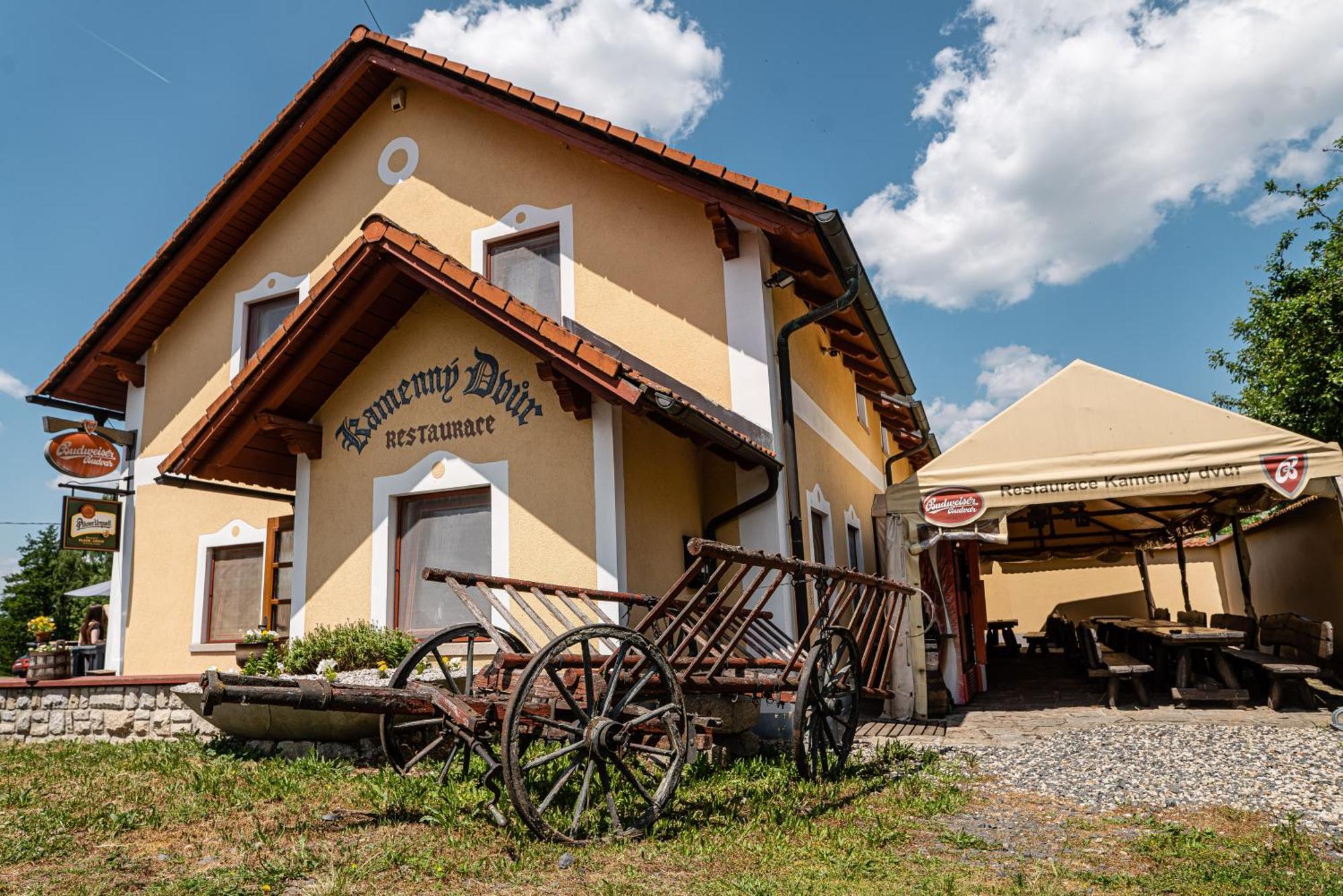 Pension Kamenny Dvur Františkovy Lázně エクステリア 写真